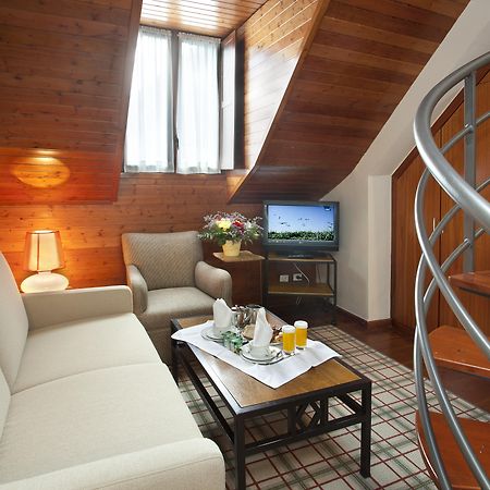 Parador De Артиес Экстерьер фото