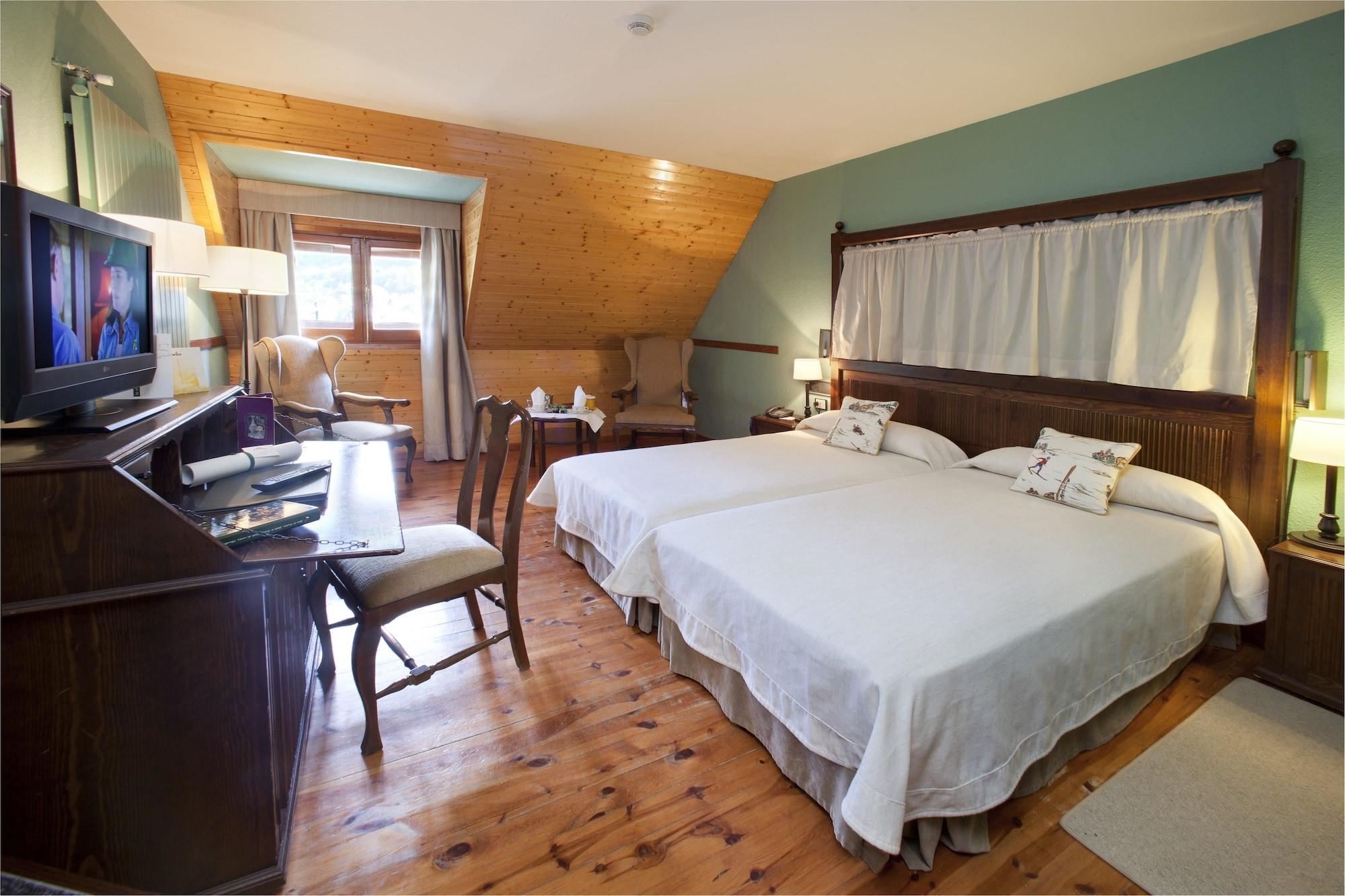Parador De Артиес Экстерьер фото