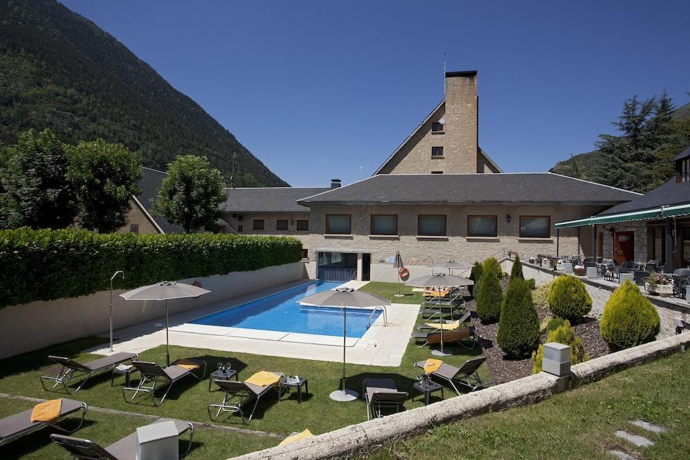 Parador De Артиес Экстерьер фото