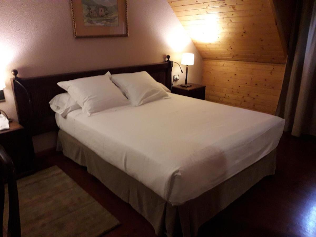 Parador De Артиес Экстерьер фото