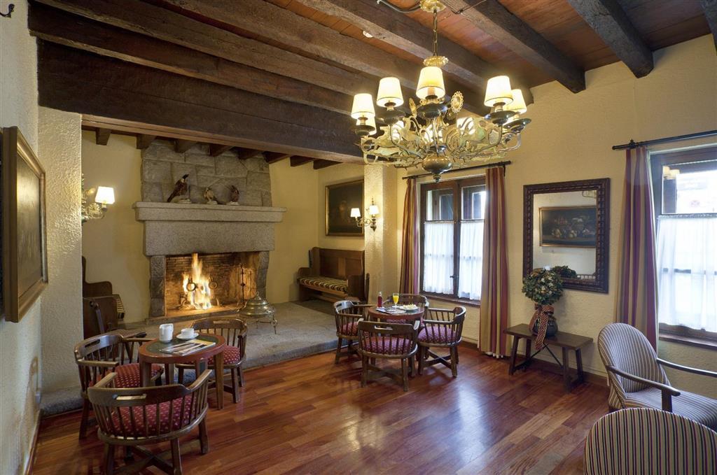 Parador De Артиес Экстерьер фото