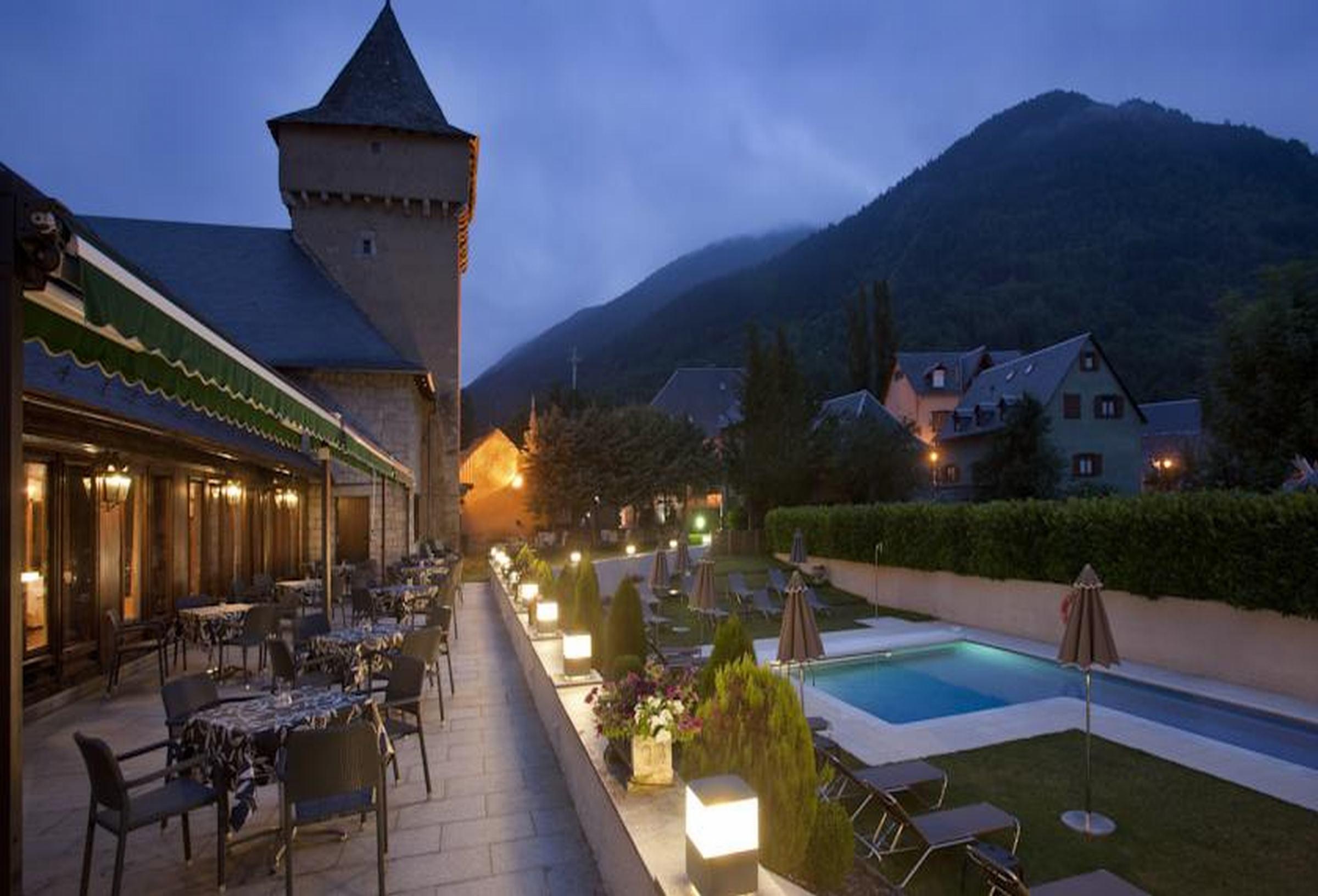 Parador De Артиес Экстерьер фото